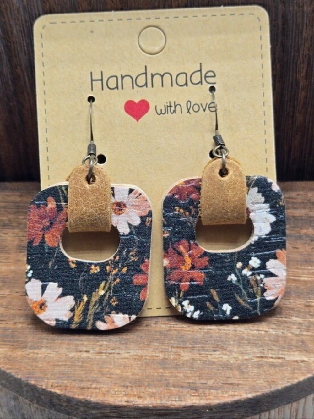 NWT Leather Cork Floral Earrings Pierced Brass Tone Dangle Drop Light Weight
